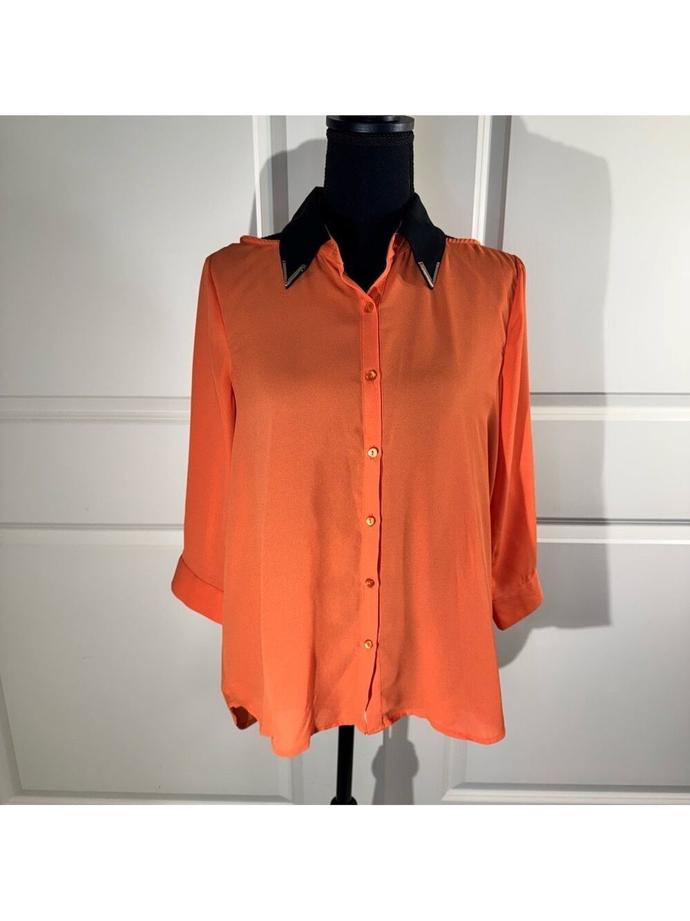 Tea n rose Orange Button-Down Blouse with Black Collar Medium